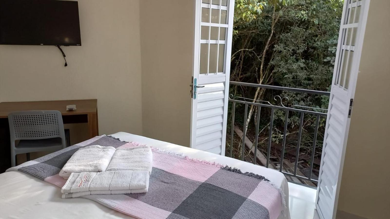 Pousada Monte Das Candeias Guaramiranga Exteriör bild